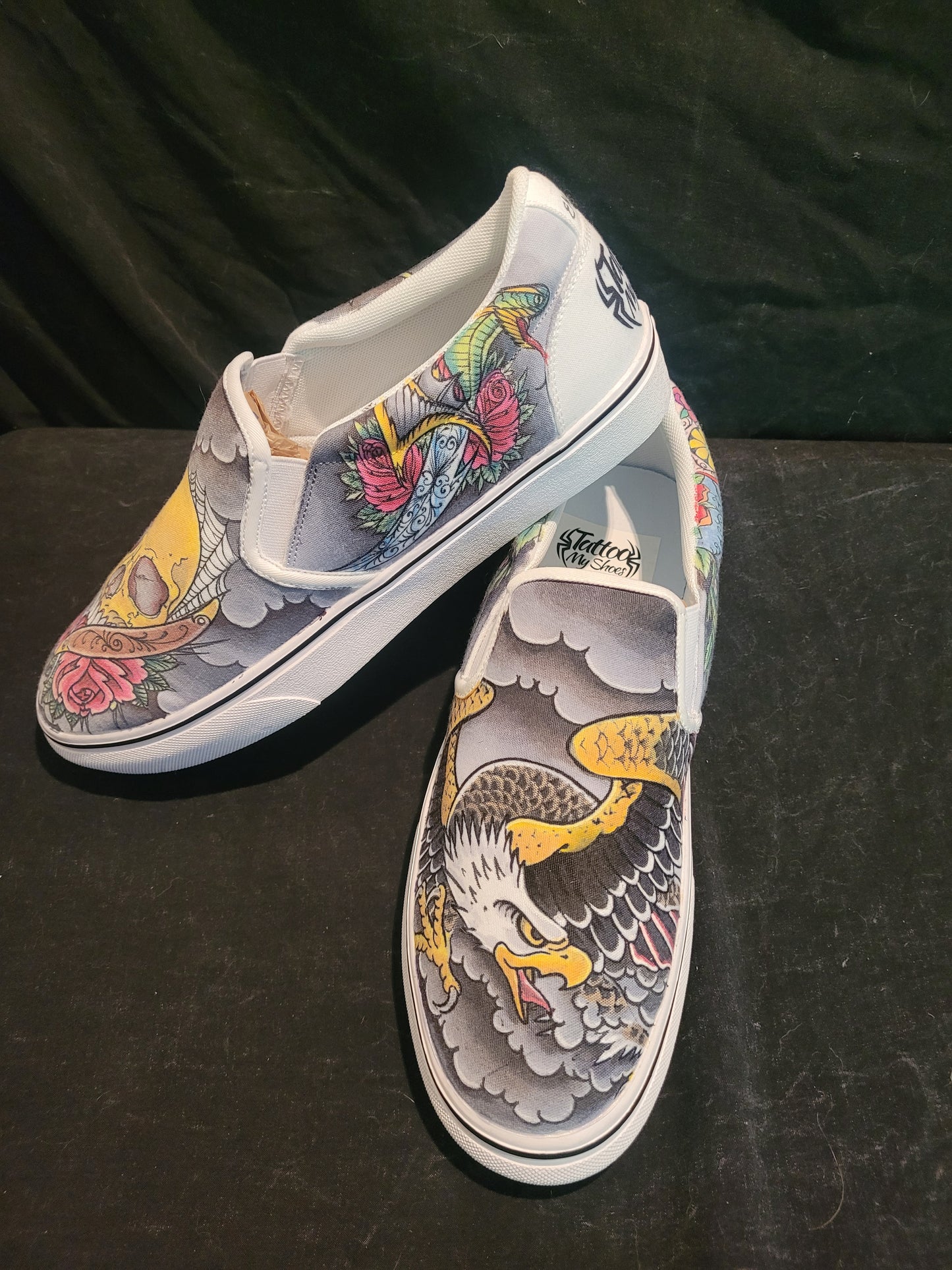 Skull and eagle Slip on