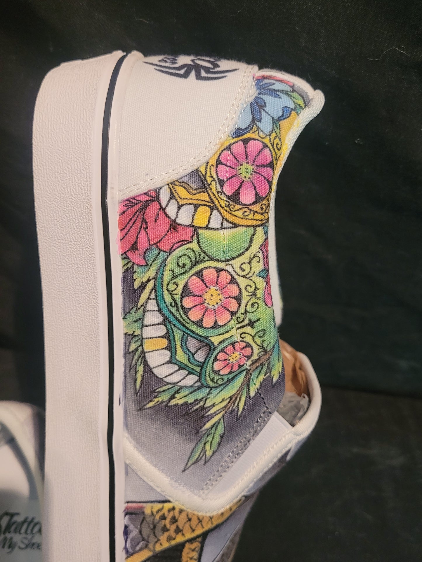 Skull and eagle Slip on