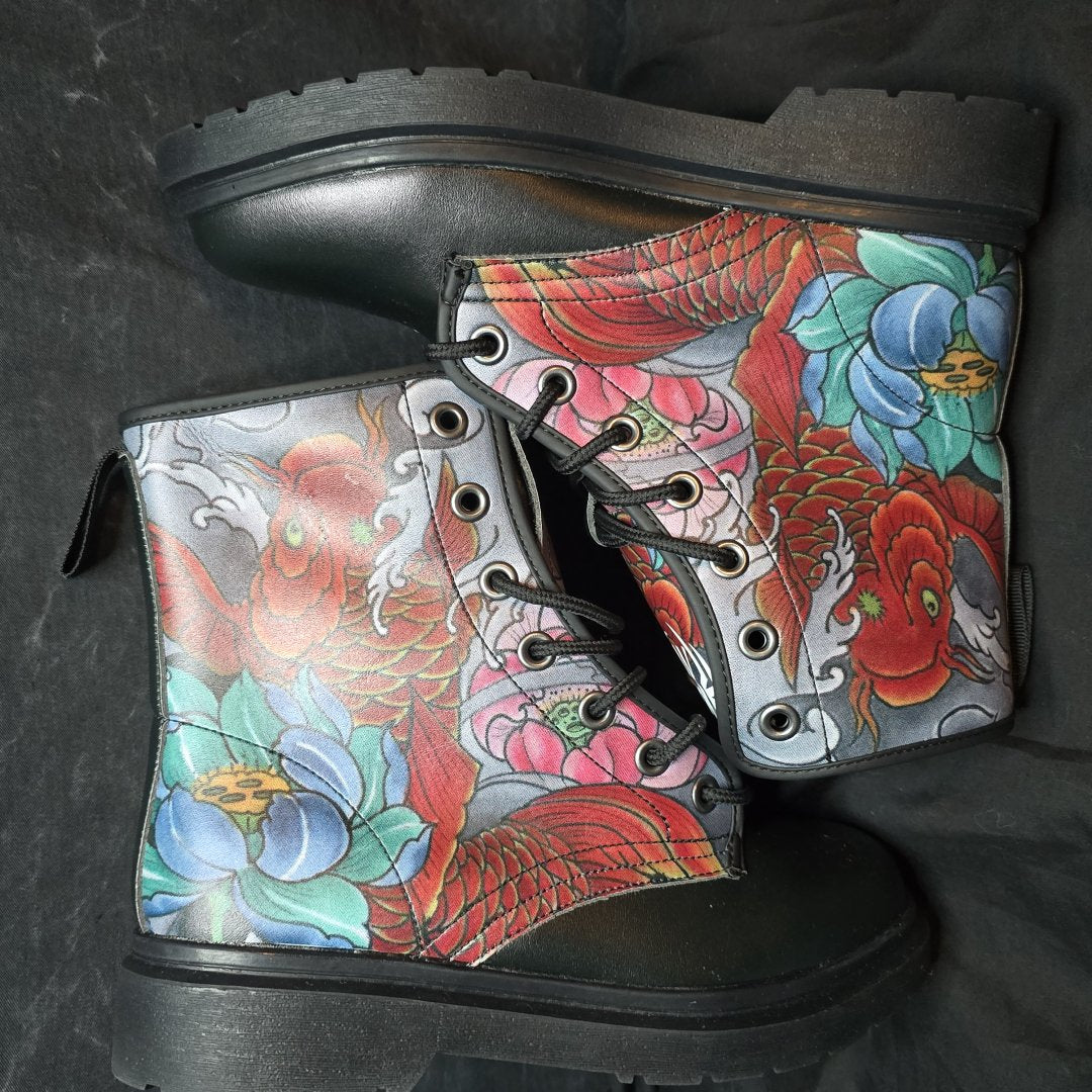 Koi Boots W8 M6